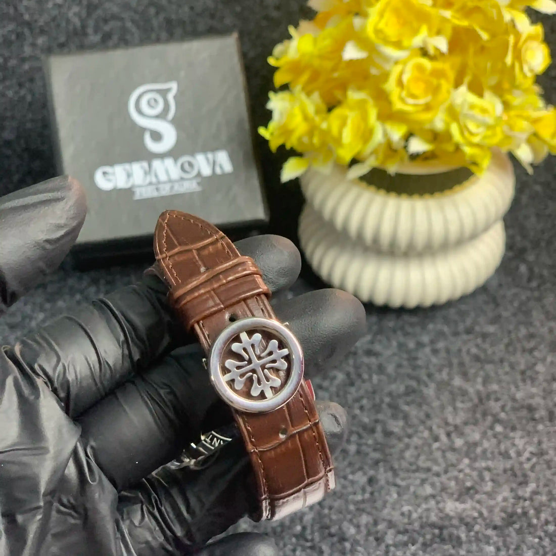 PP Nautilus Leather